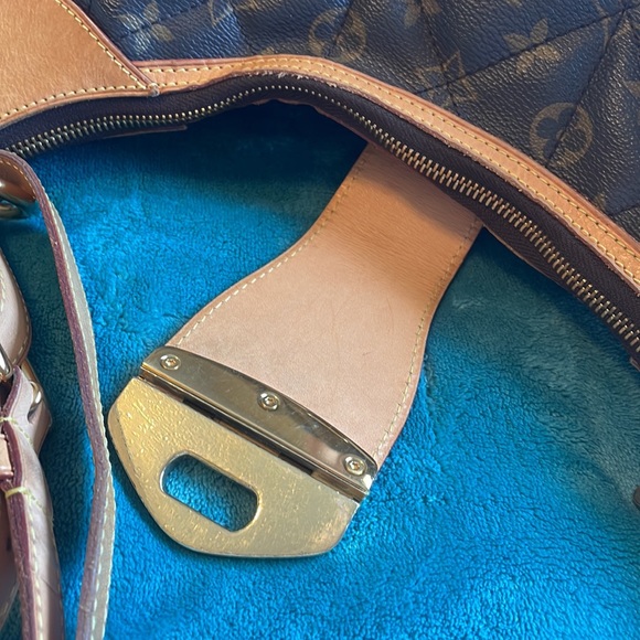 [SOLD] Louis Vuitton Etoile City GM Shoulder Bag Monogram Purse Turn … - Picture 13 of 17